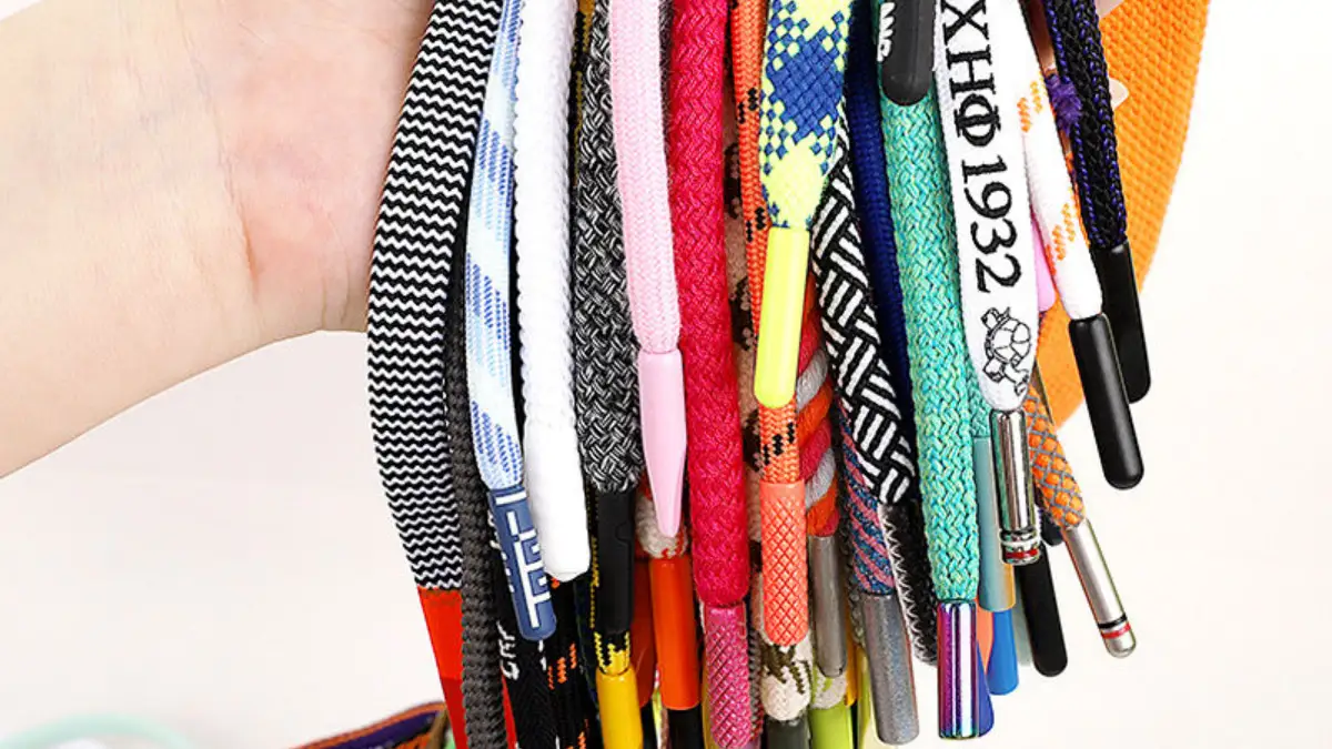 A Complete Comparison Of Custom Drawstrings For Hoodies