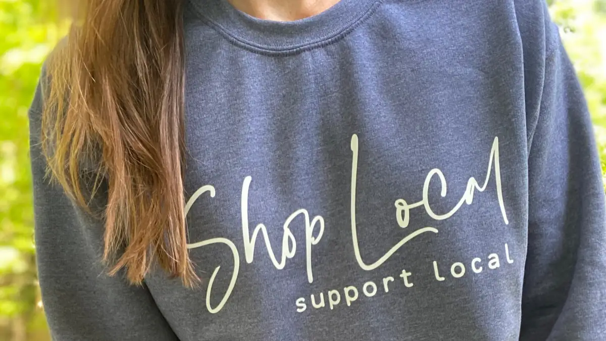 Top Tips For Picking The Best Fabric For Custom Women’s Sweatshirts