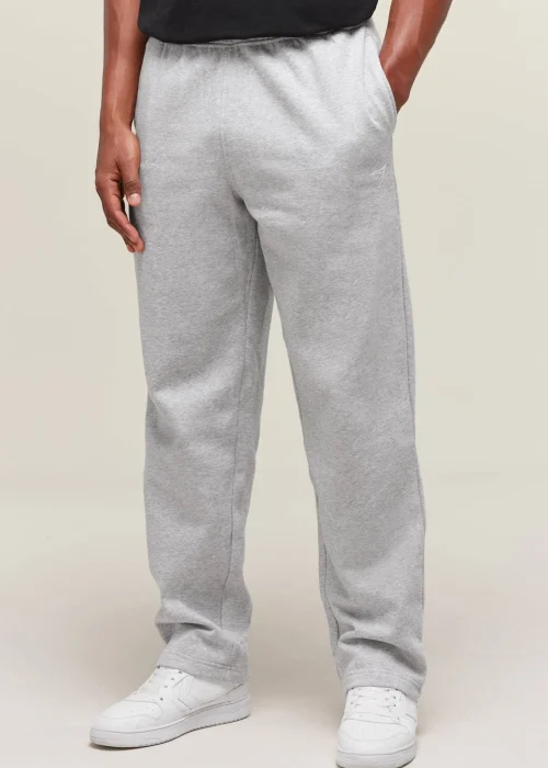 Pants & Shorts Model Images (3)